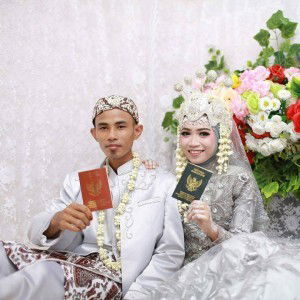 Dewi Anggraini Kato profile icon