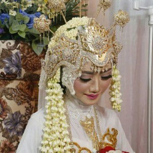 Uryanti Famuji profile icon