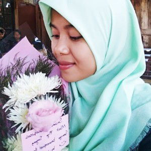 Dewi Nurul Fitri profile icon