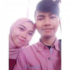 Esti Sugiarti profile icon