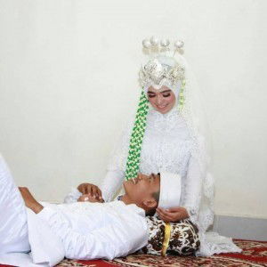 Raodatul Wahyuni profile icon