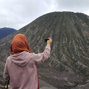 Ayu Asari profile icon