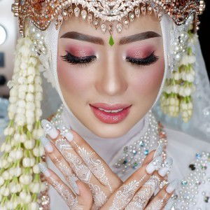 Nia Aprile profile icon