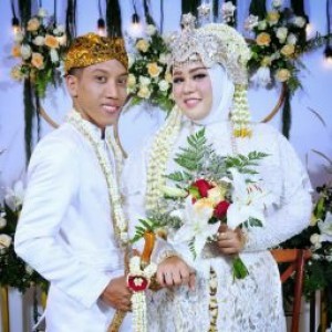Etika Putri Bahrie profile icon