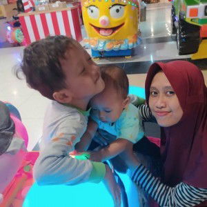 Retno Wati profile icon