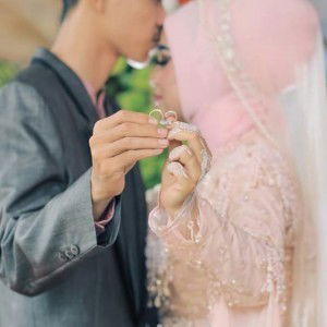 Seny Suciaty Oktora profile icon