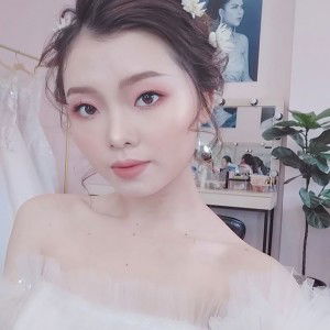 Lữ Uyên profile icon