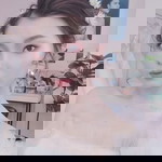 Lữ Uyên profile icon