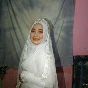 Risma Wati profile icon