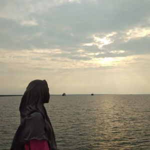 Rizky Eka Wahyuni (Kiki) profile icon