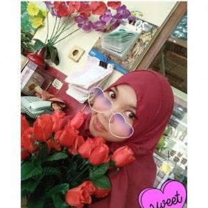 Nadia Lia profile icon