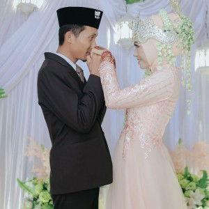 Ria Riantina profile icon