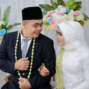 Mia Dwi profile icon