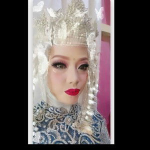 Putri Rosmalisa profile icon