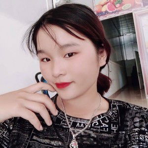 Ngân Bee profile icon