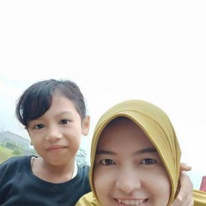 Tri Dewi Elinda profile icon