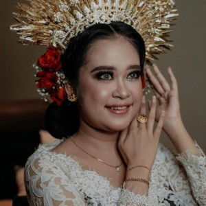 IdewAyunira Darasari profile icon