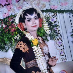 Lilis Supriya profile icon