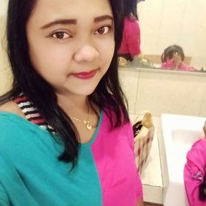 Dhesy Ariyanti profile icon