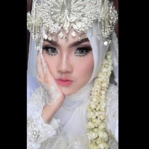 Rosi Ameliana profile icon