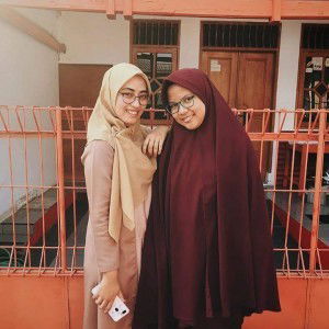 Santi Dwi profile icon