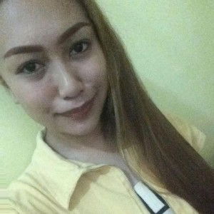 MarBiie De Vera profile icon