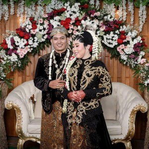 Dinda Avrida Amoorea profile icon