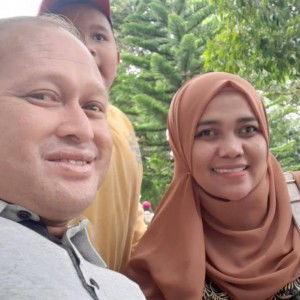 Reza Wati profile icon