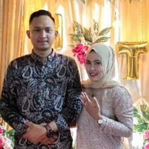 Titik Nurcahaya hasibuan profile icon