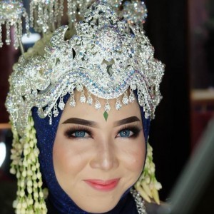 Dewi Kumala Sari profile icon