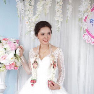 Fon Sujinda profile icon