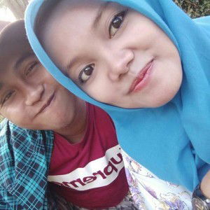 Siti Qomariyah profile icon