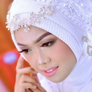 Yulie Ria Ningrum profile icon