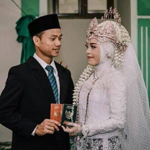 Siti Zulfia profile icon