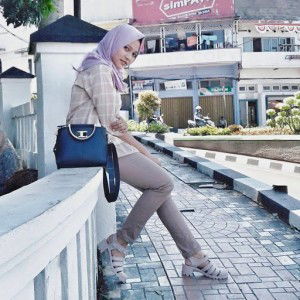 Yuli Wartini profile icon