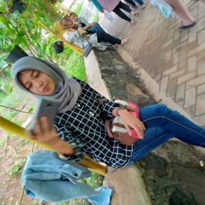 Dewi Wulan Sari profile icon