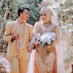 Annisa Qomarrudin profile icon