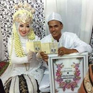 Intan Dwi Apriyanti profile icon