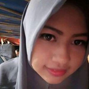 Reni Anggraeni profile icon