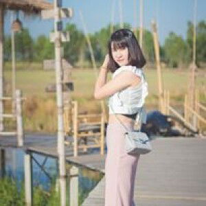 ใบ' เฟิร์น profile icon