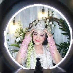 Richa Febry profile icon