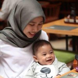 Ria Sundari profile icon