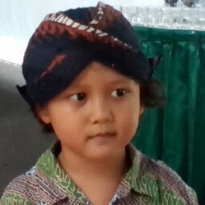 setyo rini profile icon