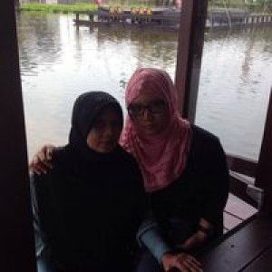 Erika 'Ayu' Utami profile icon