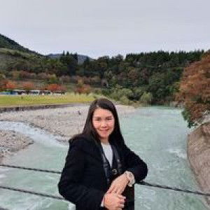 Poopae Anuthida Kamwong profile icon