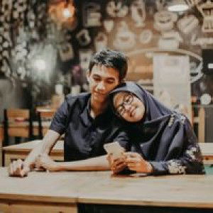 Riski Kumala Dewi profile icon