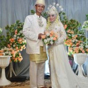 Revi Etriani Taspin profile icon