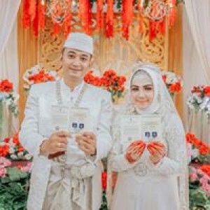 Dewi Tri Wulandari profile icon