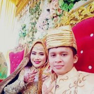 Debi Sintia profile icon