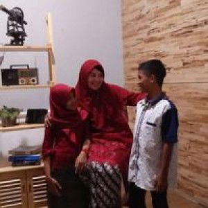 erni setiyaningsih profile icon